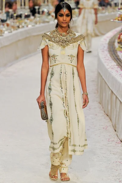 Look 65